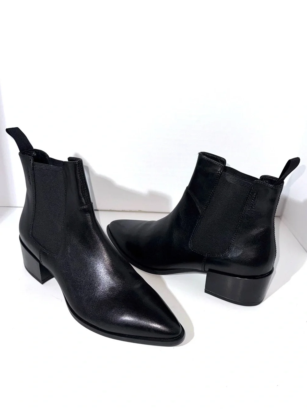 Vagabond Marja Pointed Toe Chelsea Boots